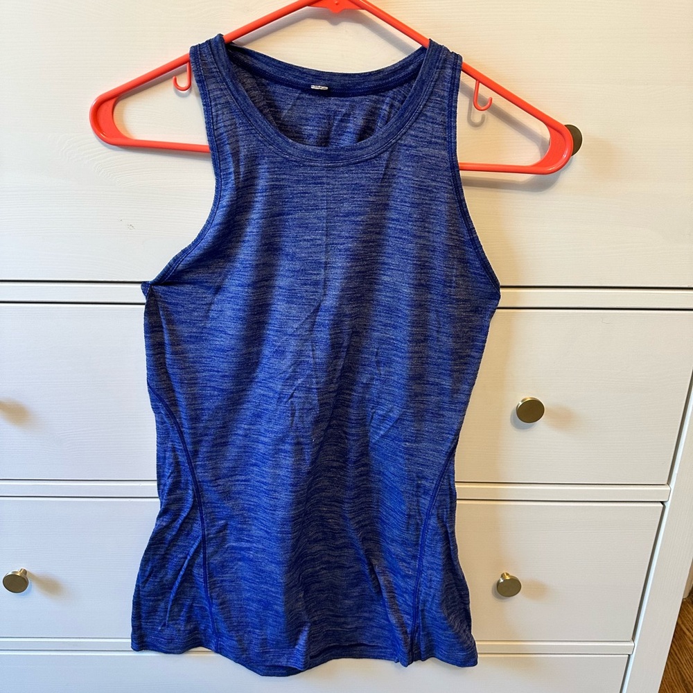 Lululemon Twist Back racer tank